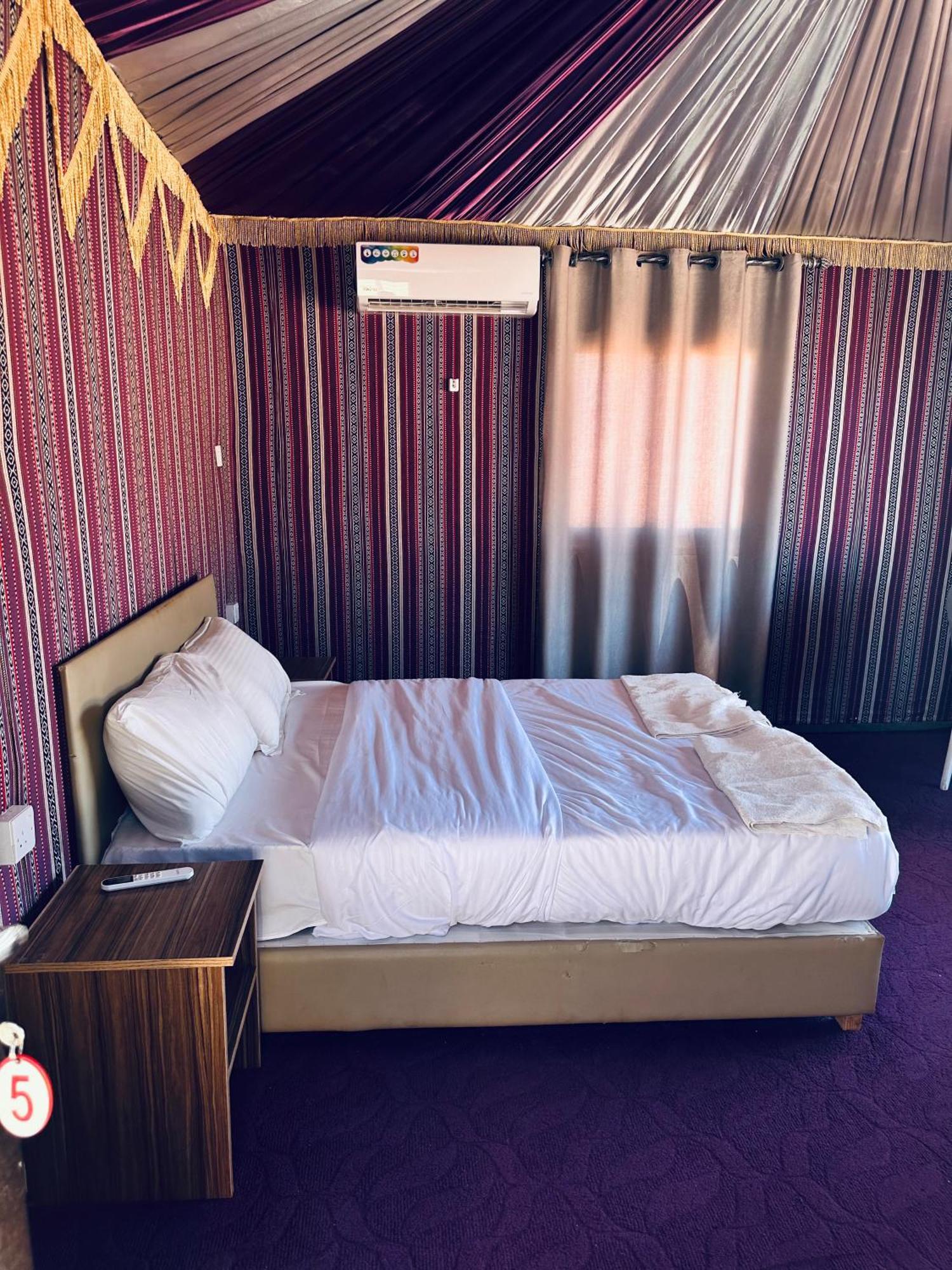 Holiday Inn Luxury Camp 와디럼 외부 사진
