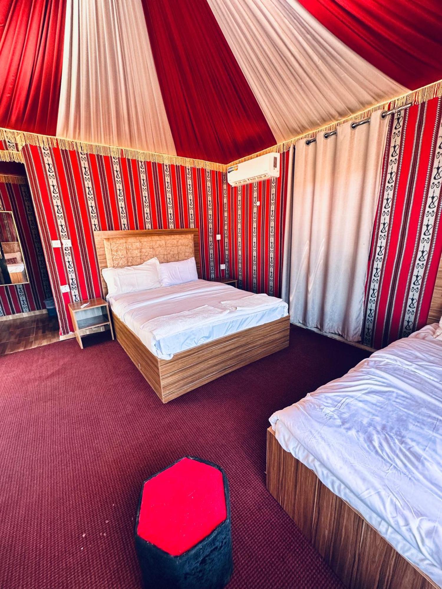 Holiday Inn Luxury Camp 와디럼 외부 사진