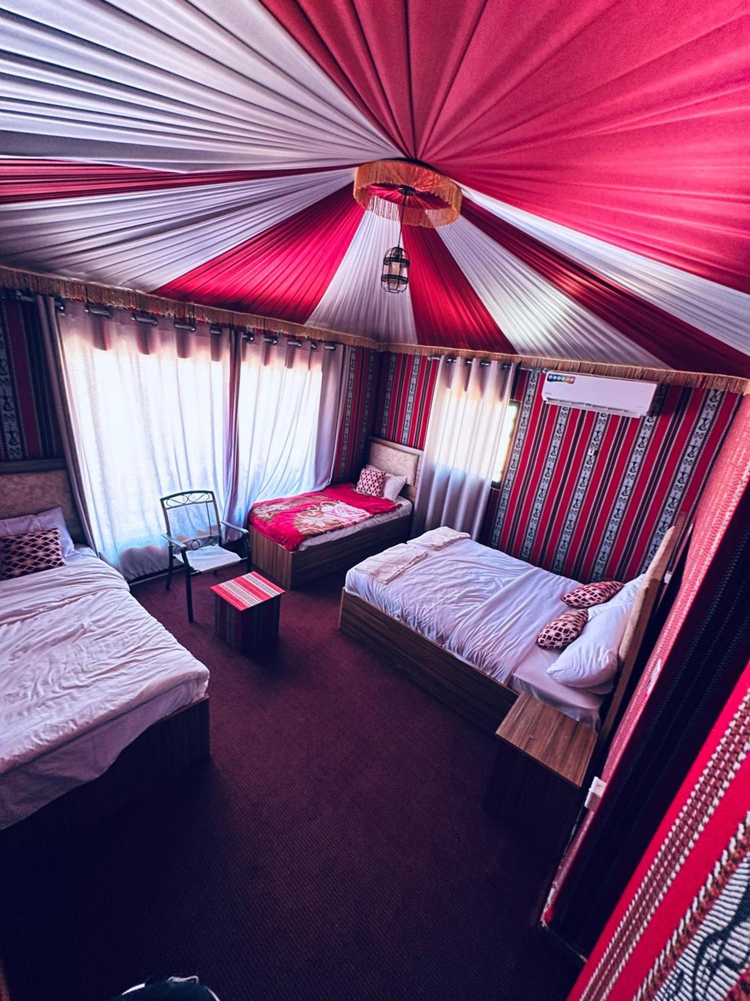 Holiday Inn Luxury Camp 와디럼 외부 사진